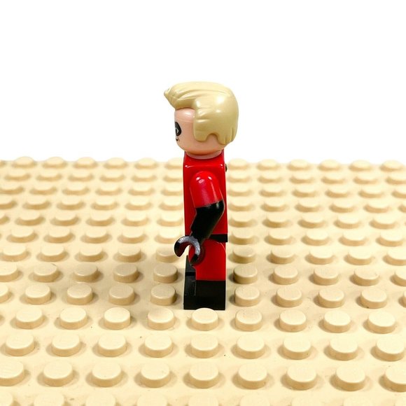 Lego Mr. Incredible Disney Minifigure - Picture 2 of 7